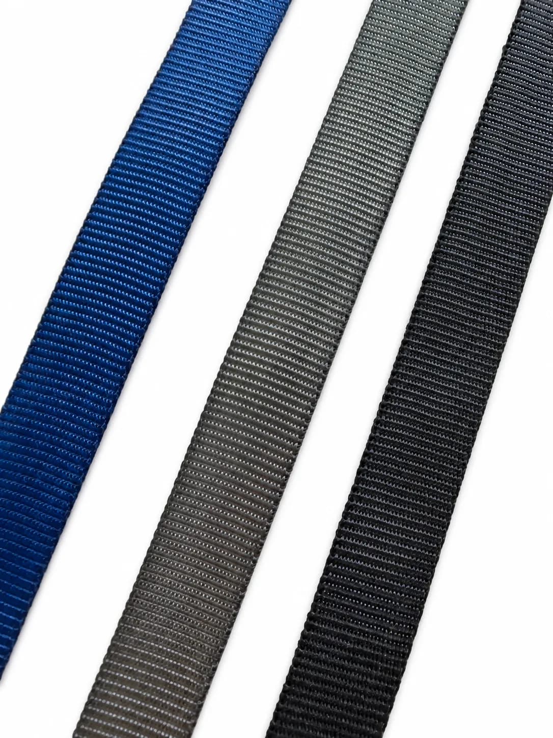 Tubular webbing in multiple colors